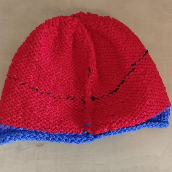 2 Handmade Superhero Batman Spiderman Knit Beanie Skull Cap 12 -18 month lot - Picture 11 of 13